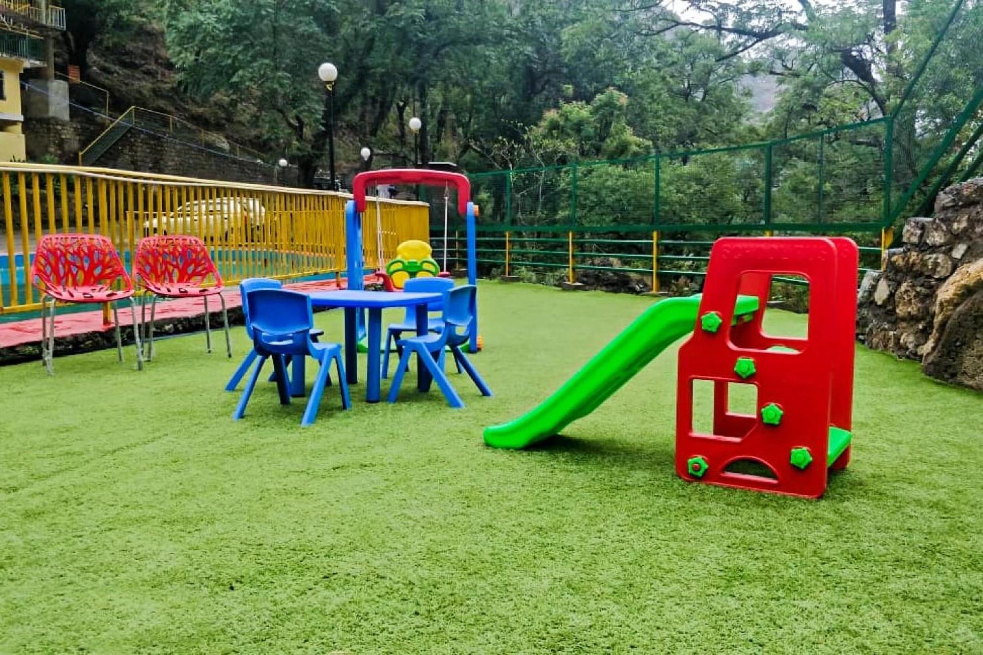 Hotel O Kempty Lake Adventure Resort Mussoorie Exteriör bild